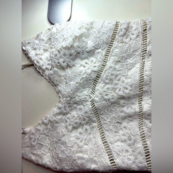 never worn! size xs but can also fit small! - Picture 4 of 4